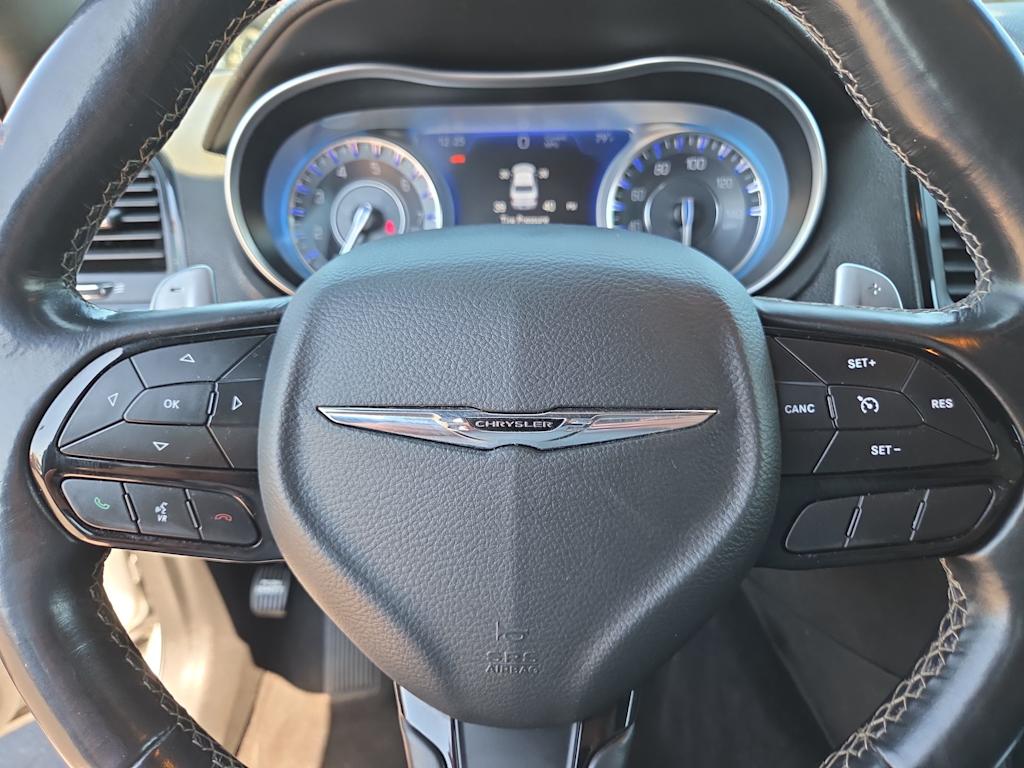 Thumbnail: 2021 Chrysler 300 - 28