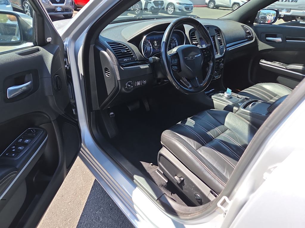 Thumbnail: 2021 Chrysler 300 - 2