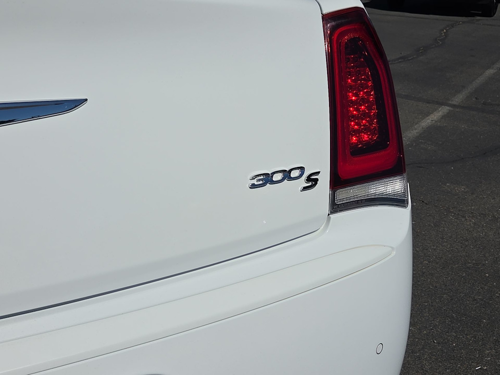 Thumbnail: 2017 Chrysler 300 - 27