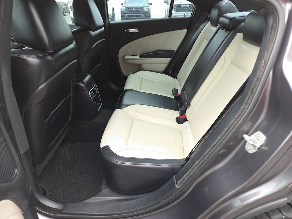 Thumbnail: 2015 Dodge Charger - 28