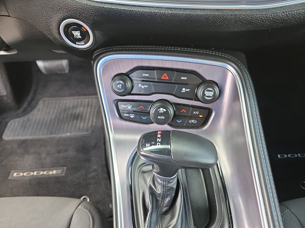Thumbnail: 2015 Dodge Challenger - 16