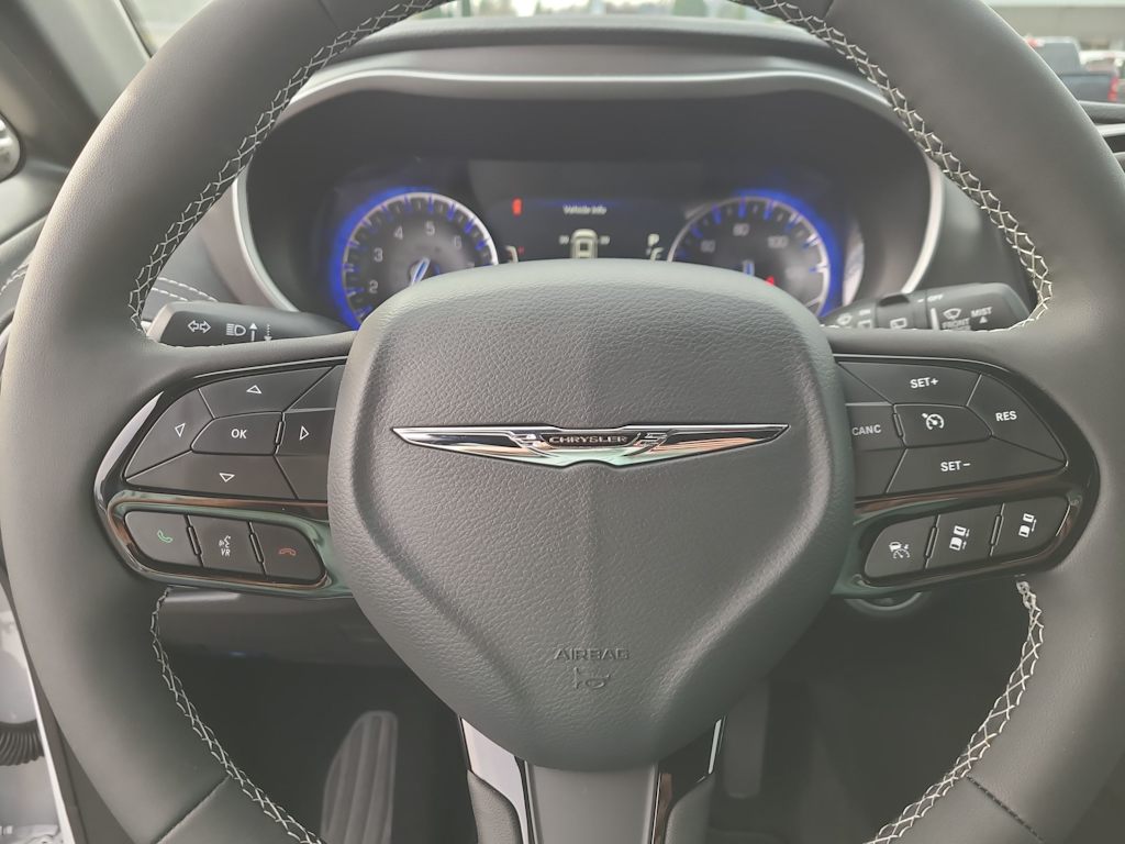 Thumbnail: 2026 Chrysler Pacifica - 28