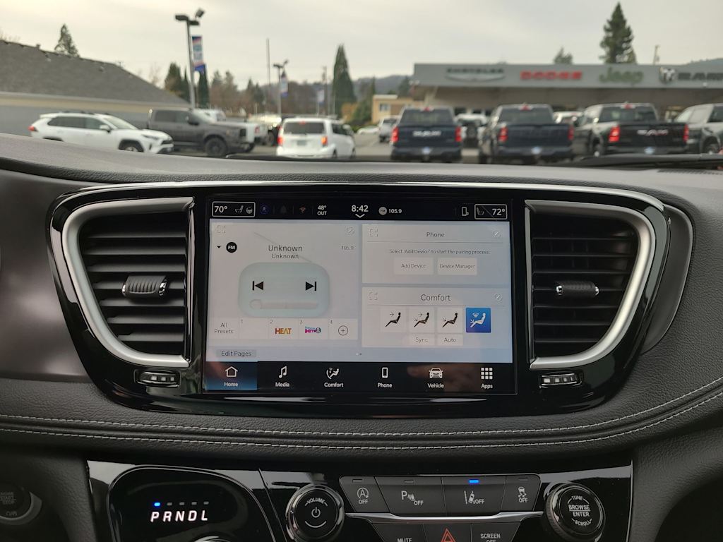 Thumbnail: 2026 Chrysler Pacifica - 14