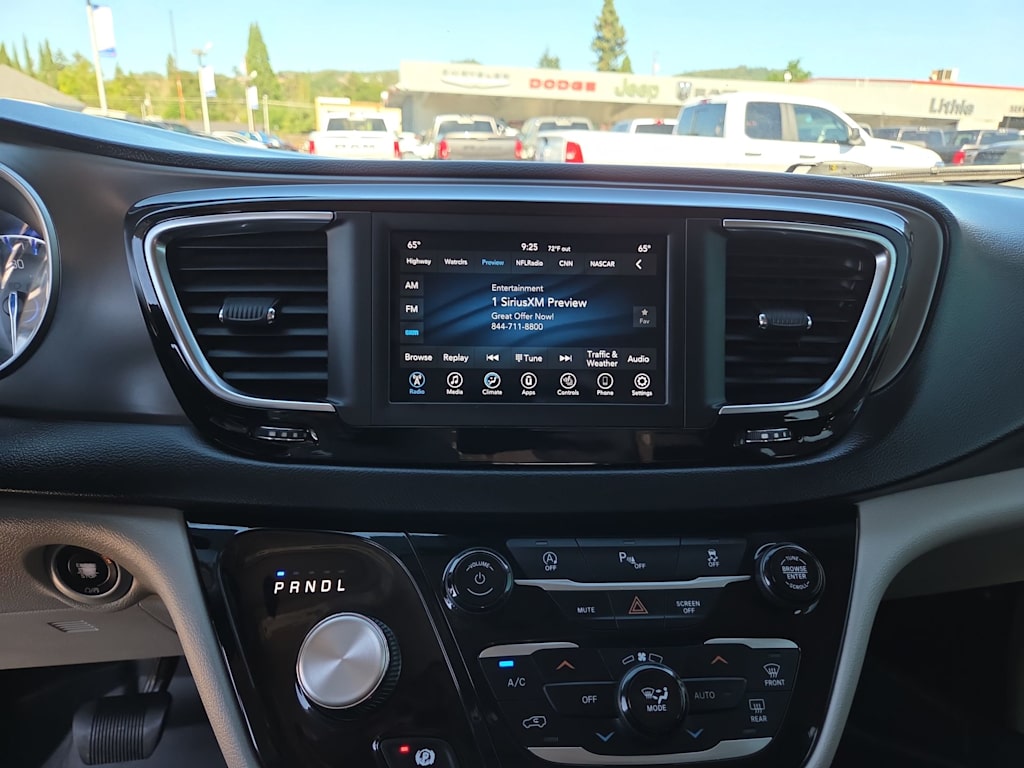 Thumbnail: 2020 Chrysler Pacifica - 14