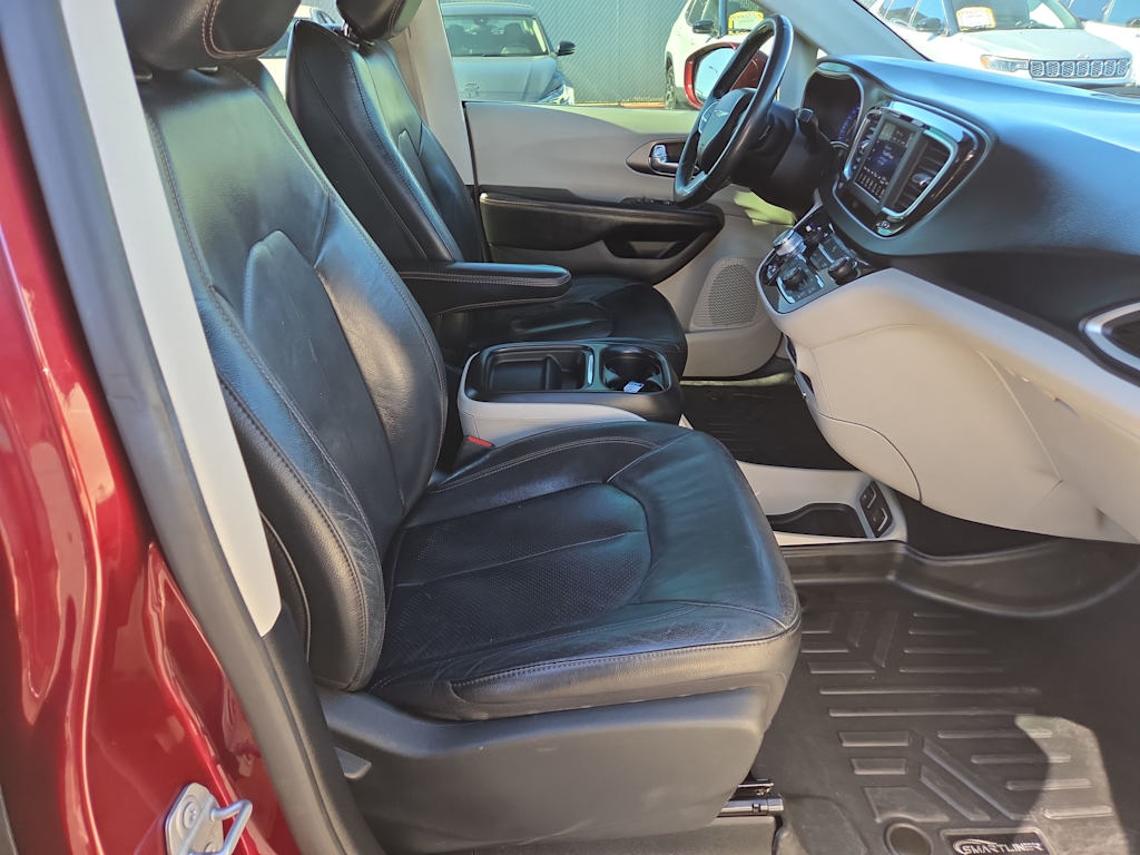 Thumbnail: 2020 Chrysler Pacifica - 12