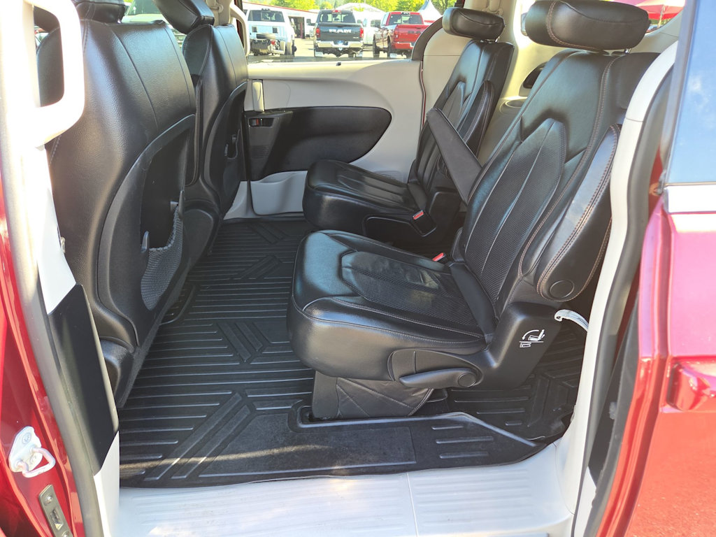 Thumbnail: 2020 Chrysler Pacifica - 26