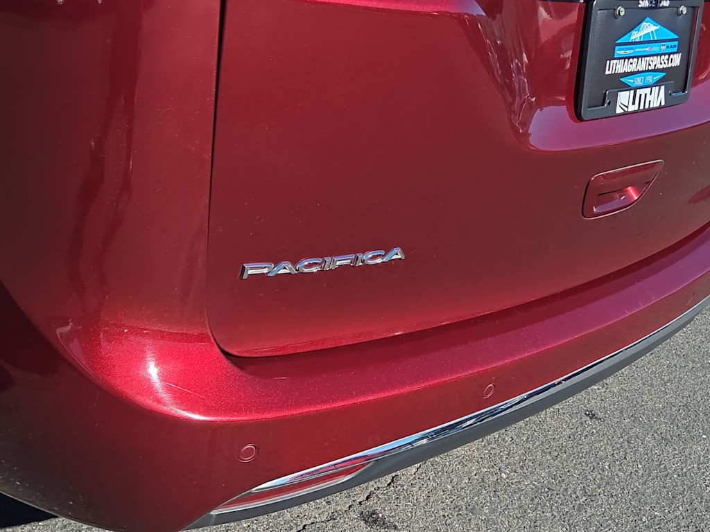 Thumbnail: 2020 Chrysler Pacifica - 7