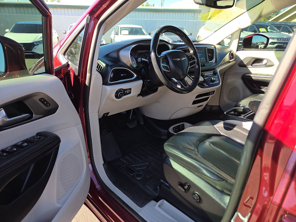 Thumbnail: 2020 Chrysler Pacifica - 2