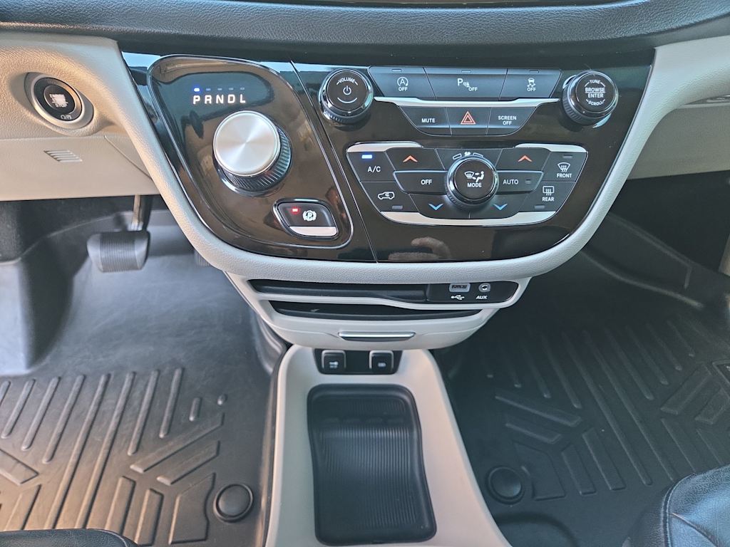 Thumbnail: 2020 Chrysler Pacifica - 28