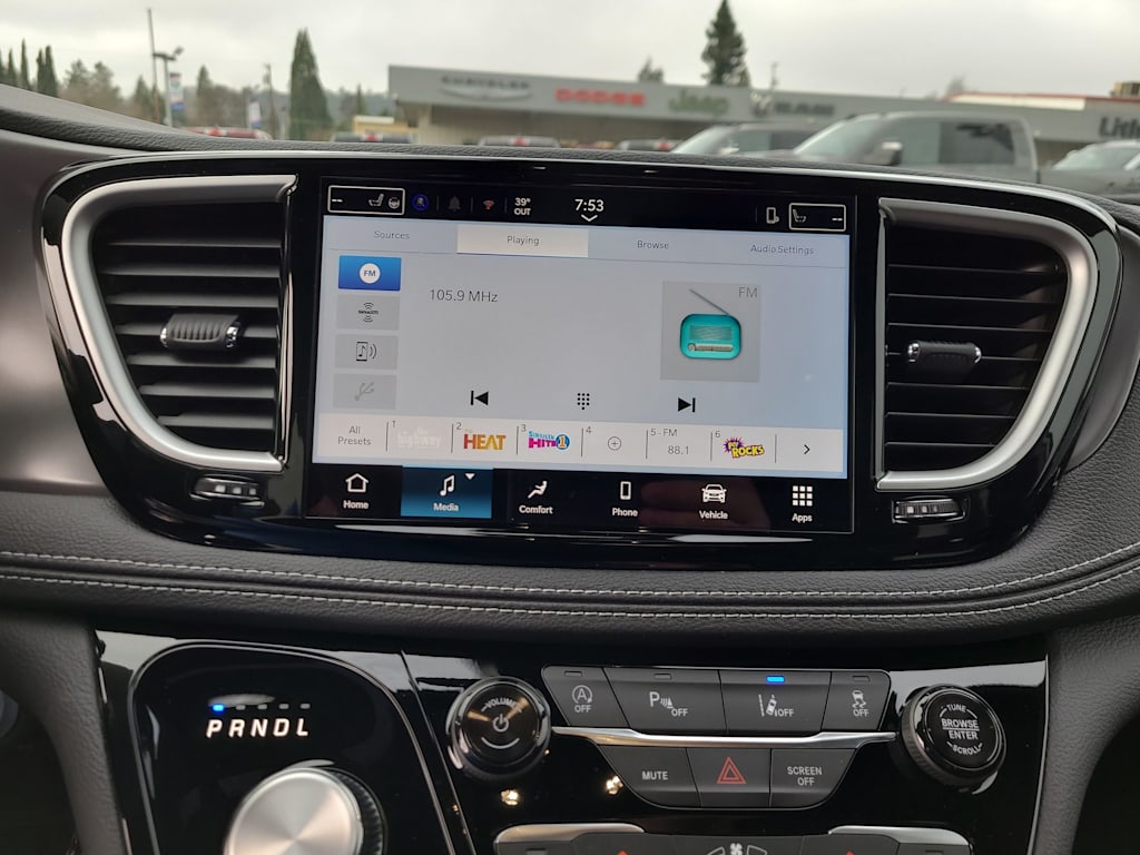 Thumbnail: 2026 Chrysler Pacifica - 14