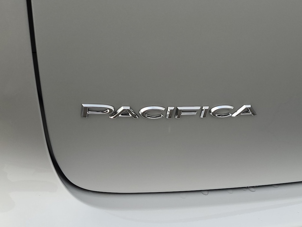 Thumbnail: 2026 Chrysler Pacifica - 7