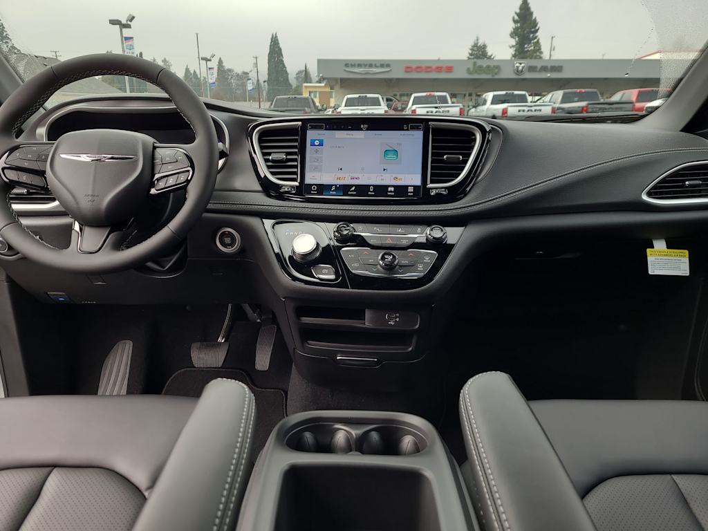 Thumbnail: 2026 Chrysler Pacifica - 2