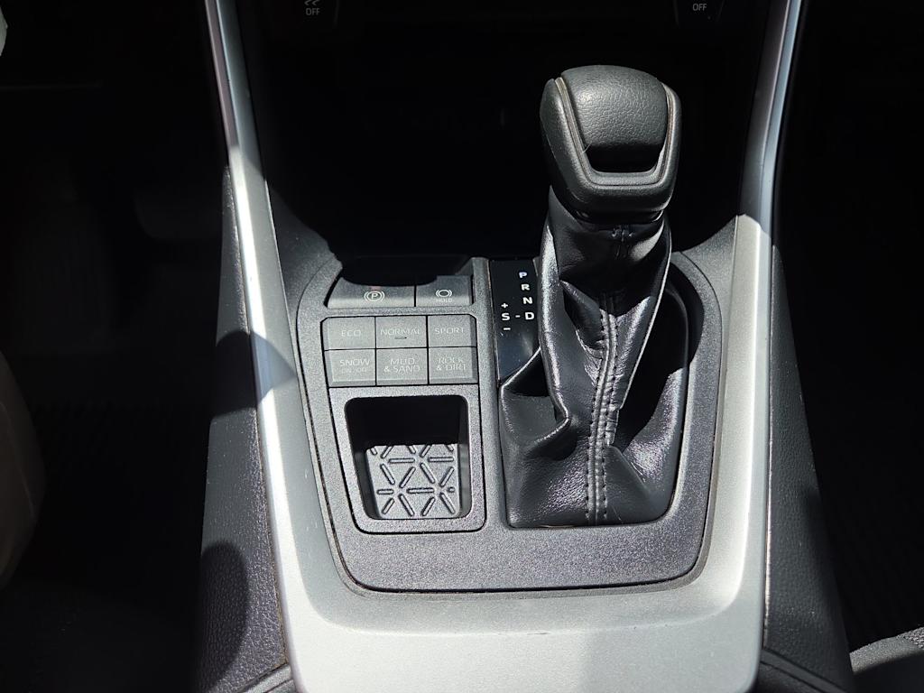 Thumbnail: 2019 Toyota RAV4 - 14