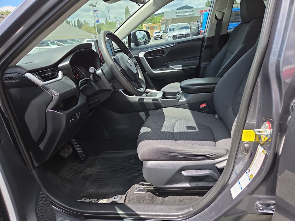Thumbnail: 2019 Toyota RAV4 - 10