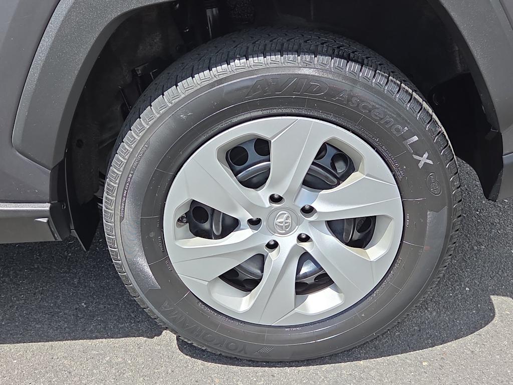 Thumbnail: 2019 Toyota RAV4 - 8