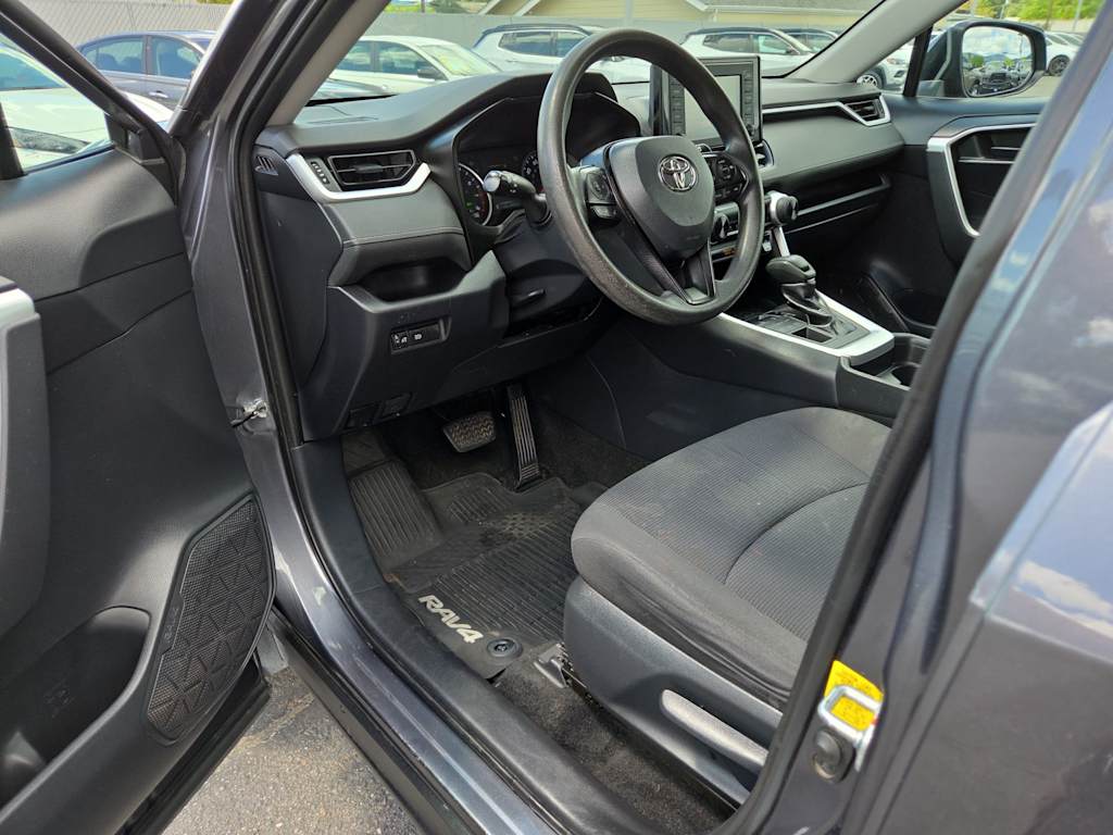 Thumbnail: 2019 Toyota RAV4 - 25