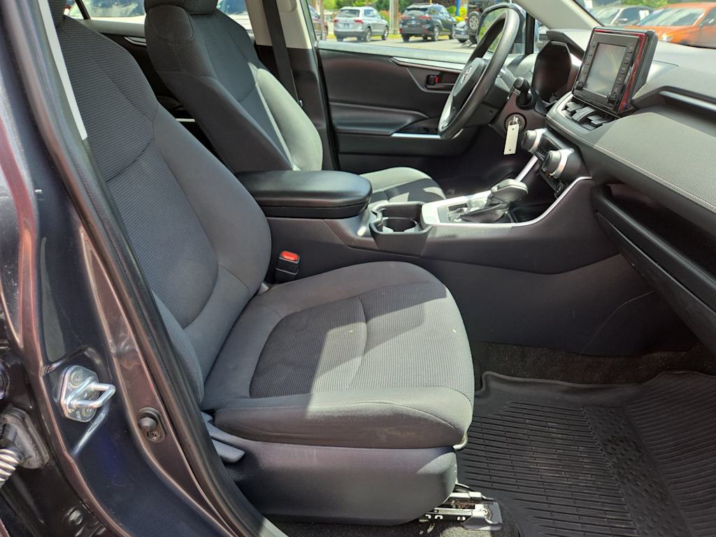 Thumbnail: 2019 Toyota RAV4 - 11