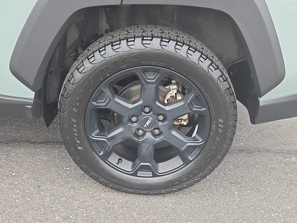 Thumbnail: 2021 Toyota RAV4 - 8