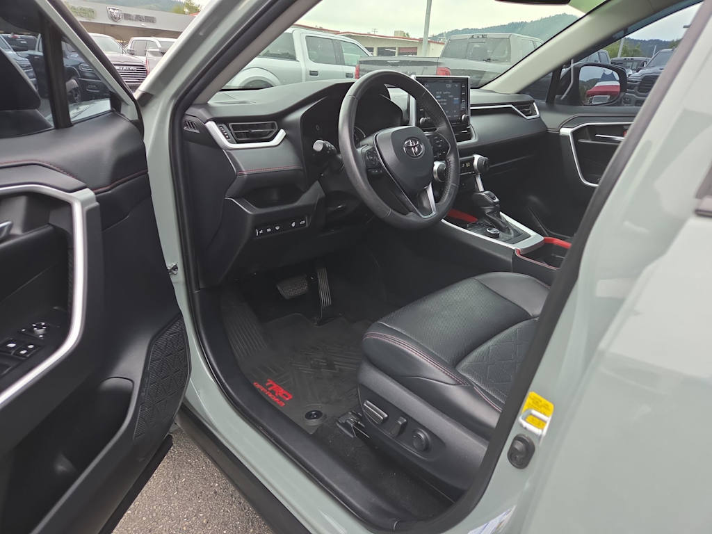Thumbnail: 2021 Toyota RAV4 - 23