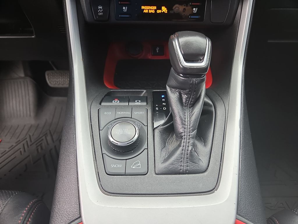 Thumbnail: 2021 Toyota RAV4 - 14