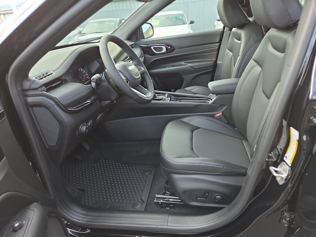 Thumbnail: 2026 Jeep Compass - 11