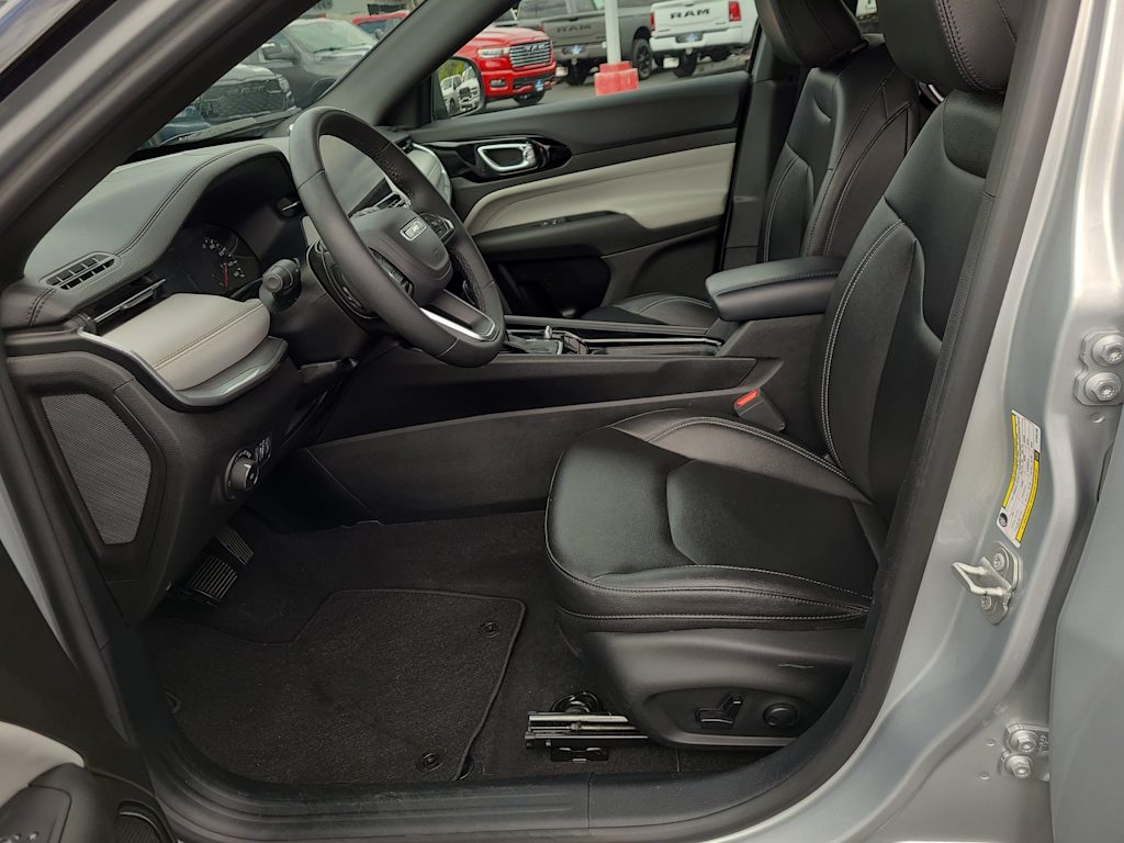 Thumbnail: 2025 Jeep Compass - 11