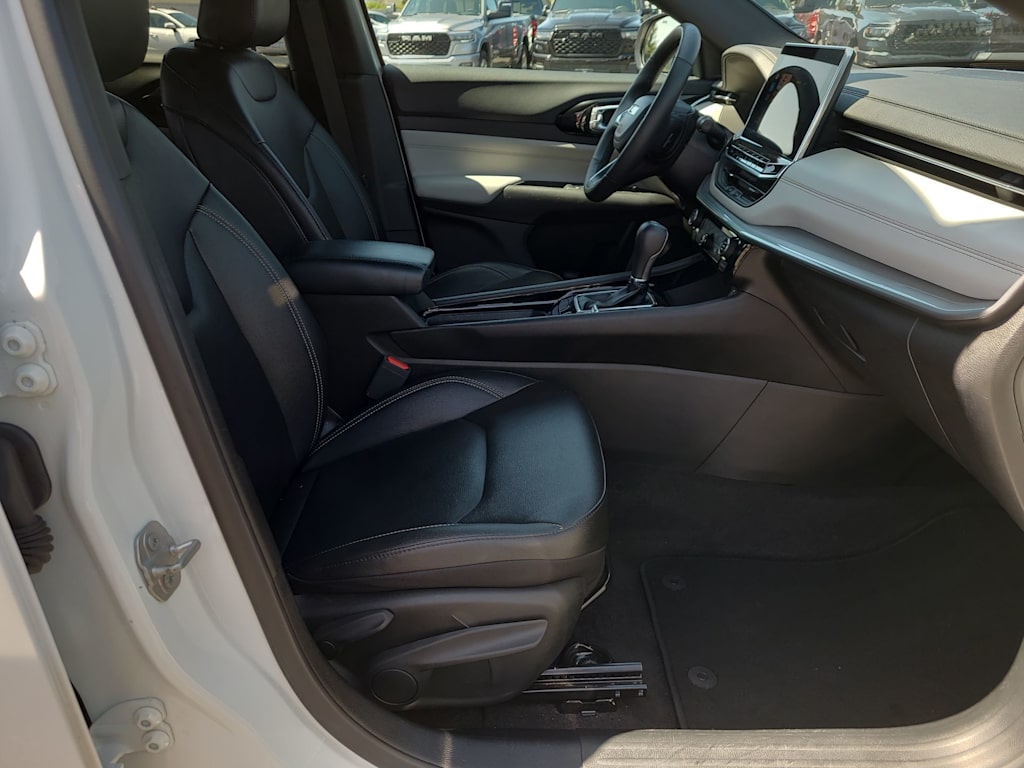 Thumbnail: 2025 Jeep Compass - 11