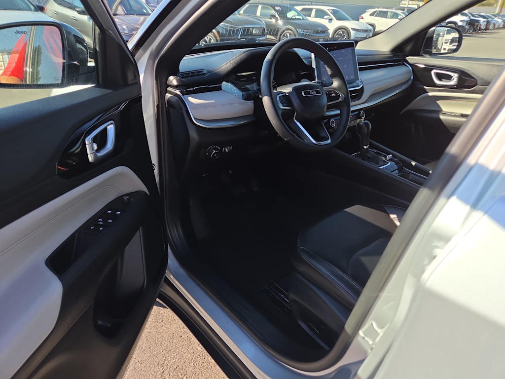 Thumbnail: 2025 Jeep Compass - 23