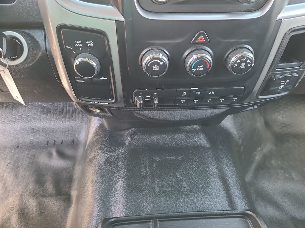2018 RAM 3500 SLT 29
