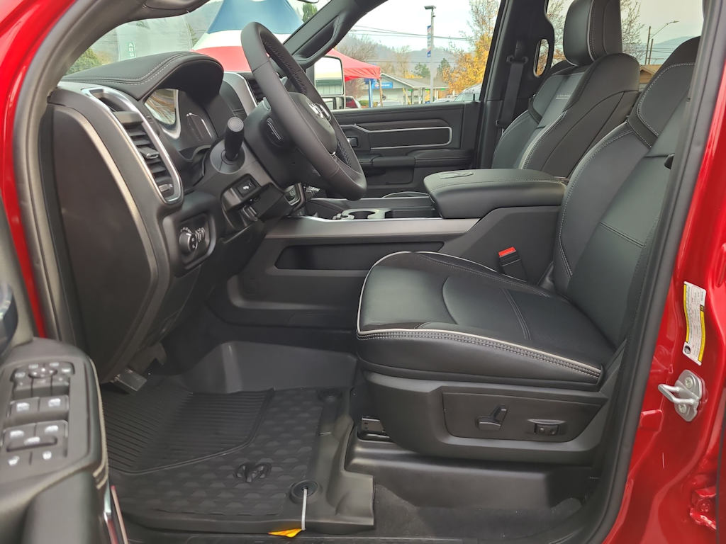 2026 RAM 3500 Laramie - Photo 9