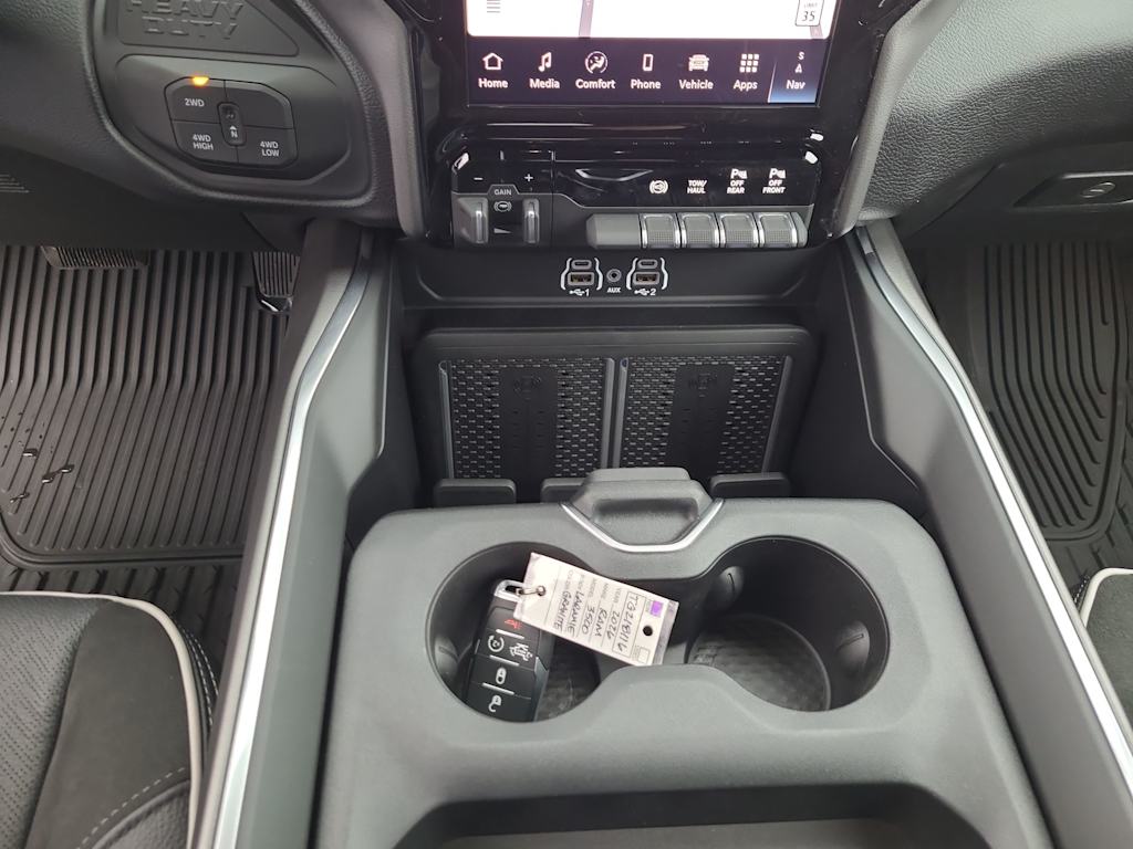 2026 RAM 3500 Laramie - Photo 14