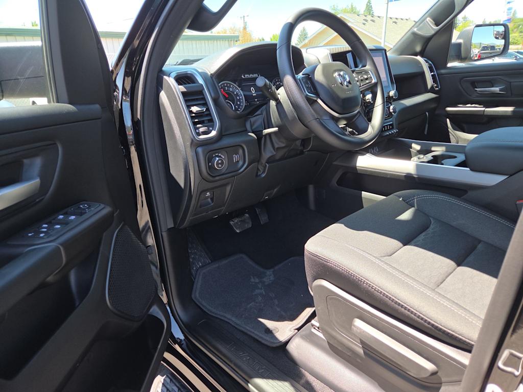 Thumbnail: 2026 RAM 1500 - 10