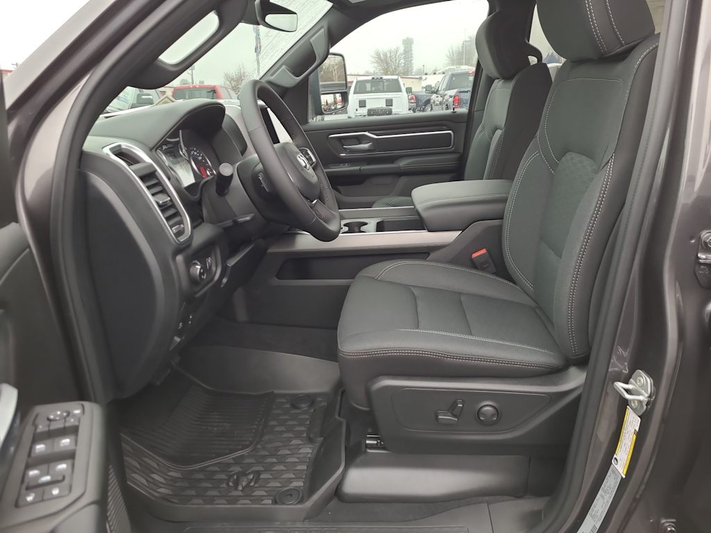 Thumbnail: 2026 RAM 1500 - 11