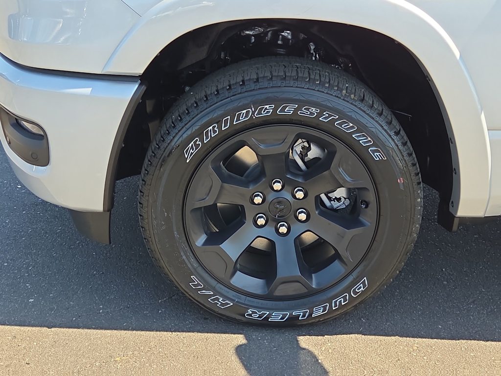 Thumbnail: 2026 RAM 1500 - 8