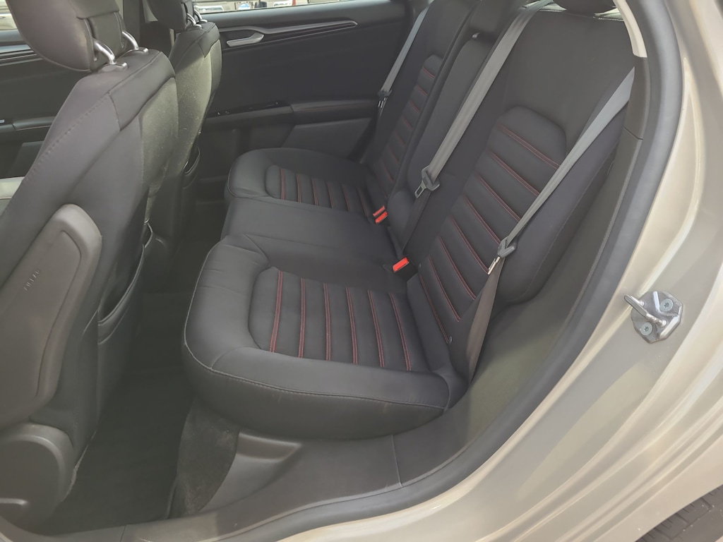 Thumbnail: 2015 Ford Fusion - 28