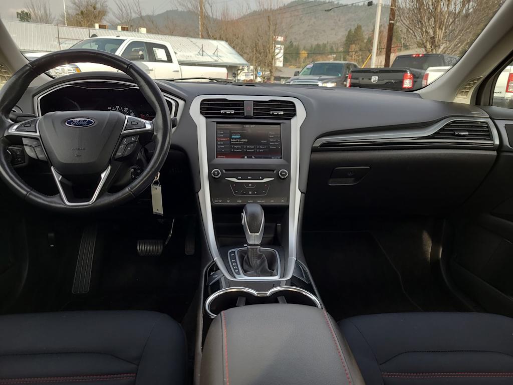 Thumbnail: 2015 Ford Fusion - 10