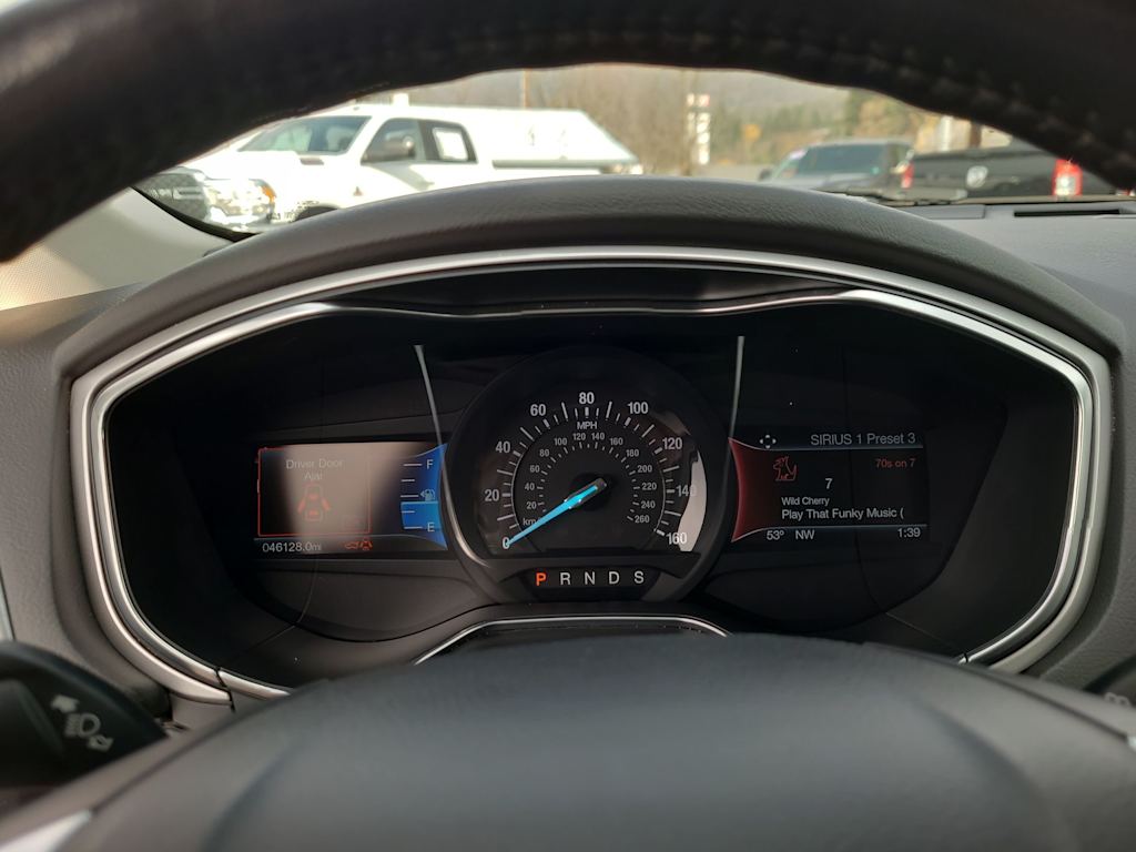 Thumbnail: 2015 Ford Fusion - 16