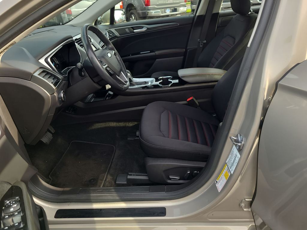 Thumbnail: 2015 Ford Fusion - 11