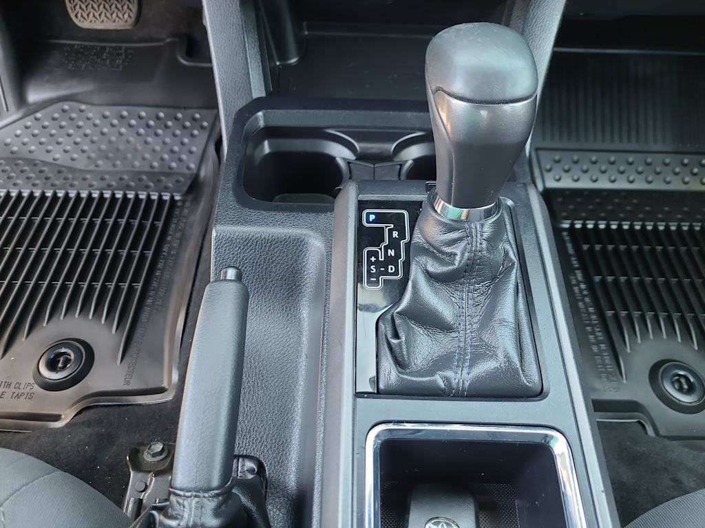 Thumbnail: 2019 Toyota Tacoma - 15