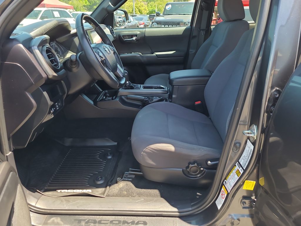 Thumbnail: 2019 Toyota Tacoma - 11