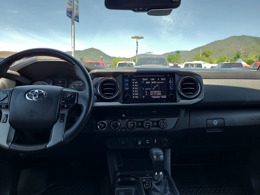 Thumbnail: 2019 Toyota Tacoma - 10