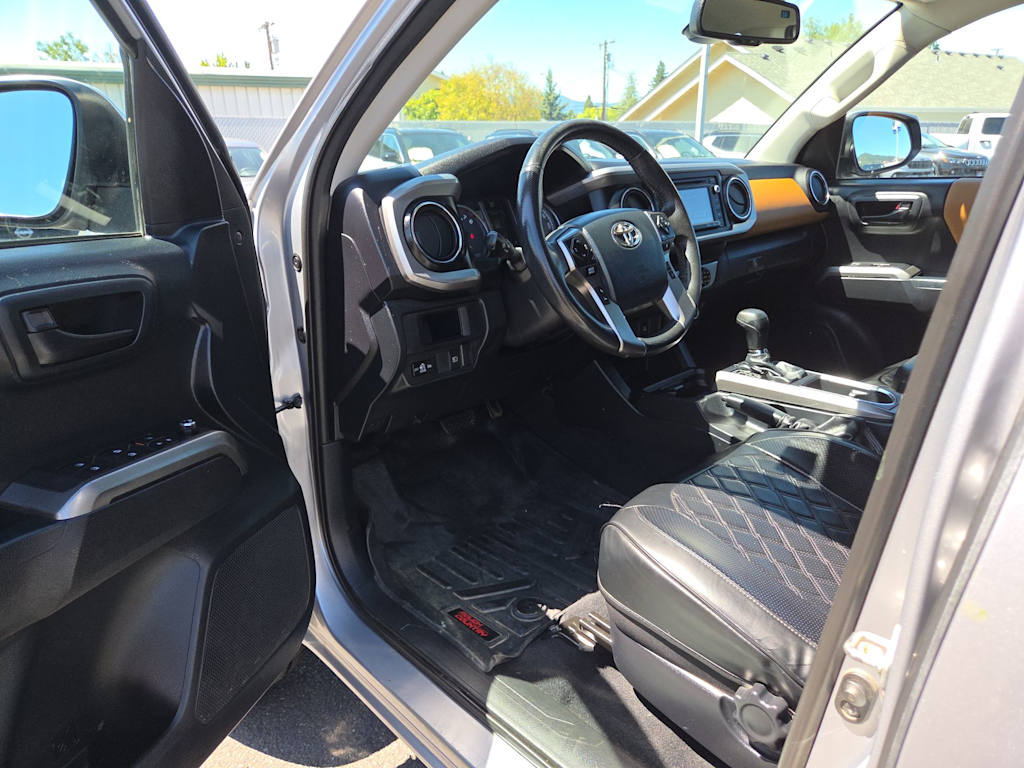 Thumbnail: 2018 Toyota Tacoma - 2