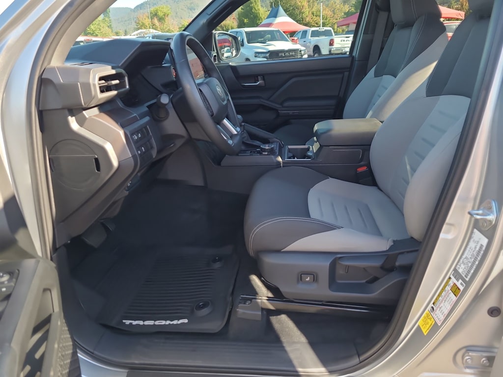 Thumbnail: 2024 Toyota Tacoma - 10