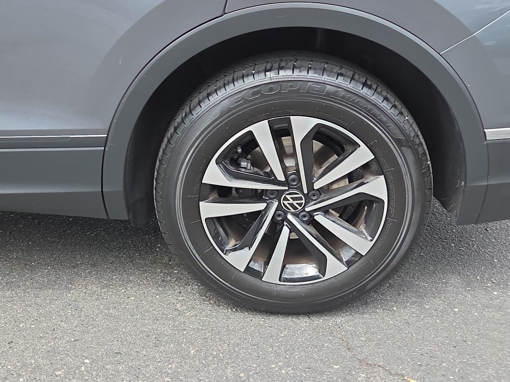Thumbnail: 2023 Volkswagen Tiguan - 8