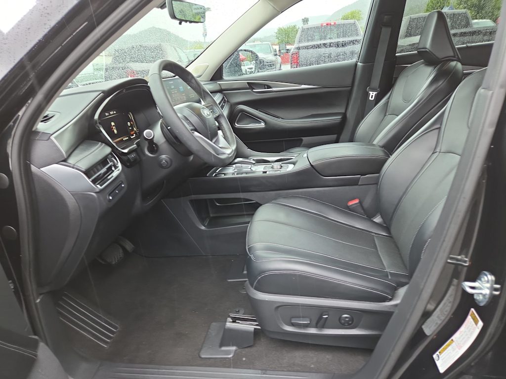 Thumbnail: 2023 INFINITI QX60 - 11