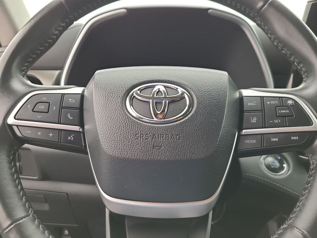 Thumbnail: 2022 Toyota Highlander - 29
