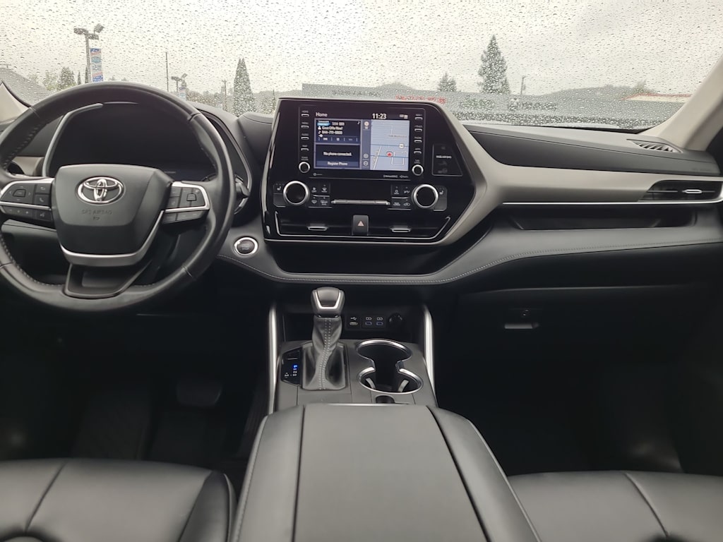 Thumbnail: 2022 Toyota Highlander - 10