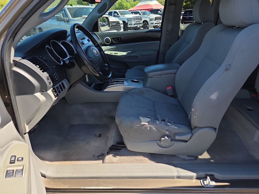Thumbnail: 2011 Toyota Tacoma - 9