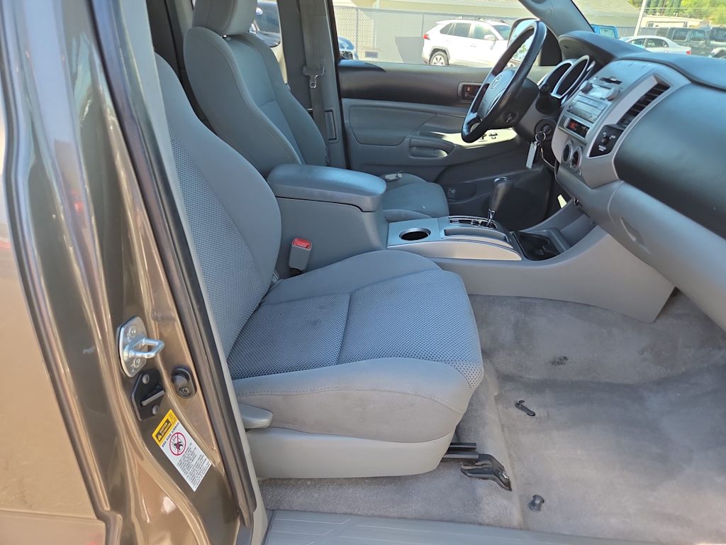 Thumbnail: 2011 Toyota Tacoma - 28