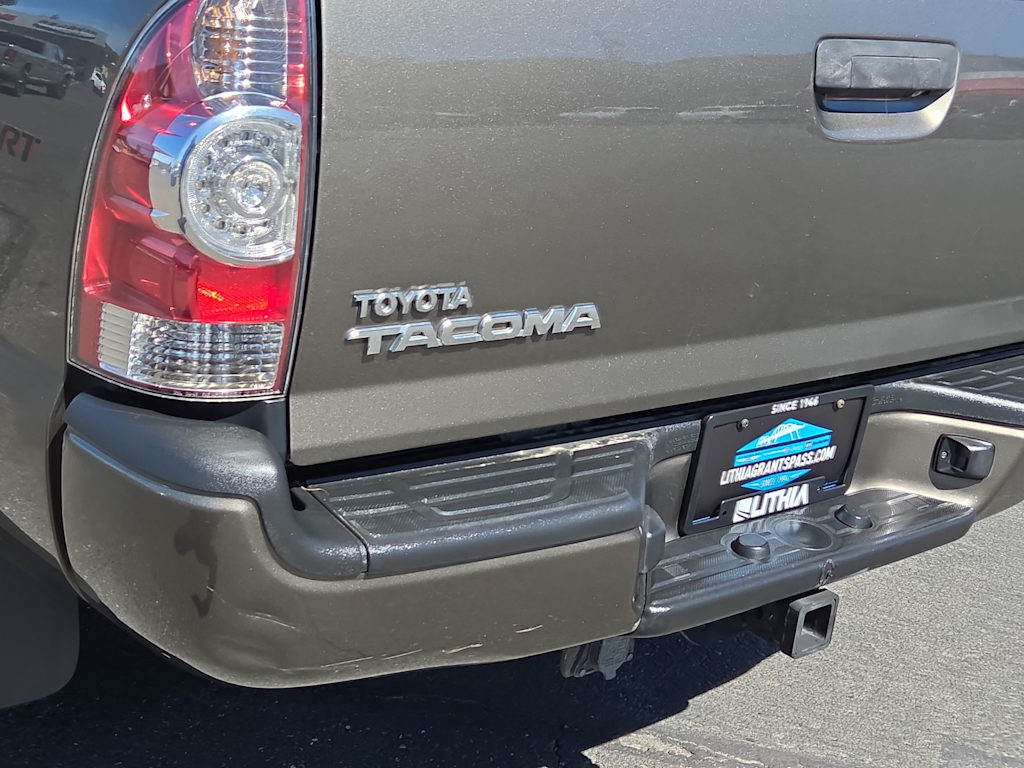 Thumbnail: 2011 Toyota Tacoma - 27